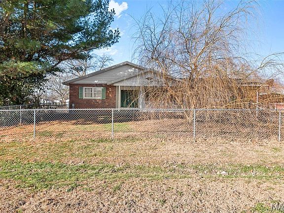 2nd image of 607 S Main St