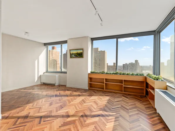 360 East 88th Street image 1 of 7