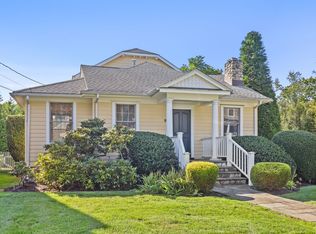 17 Lockwood Dr, Old Greenwich, CT 06870