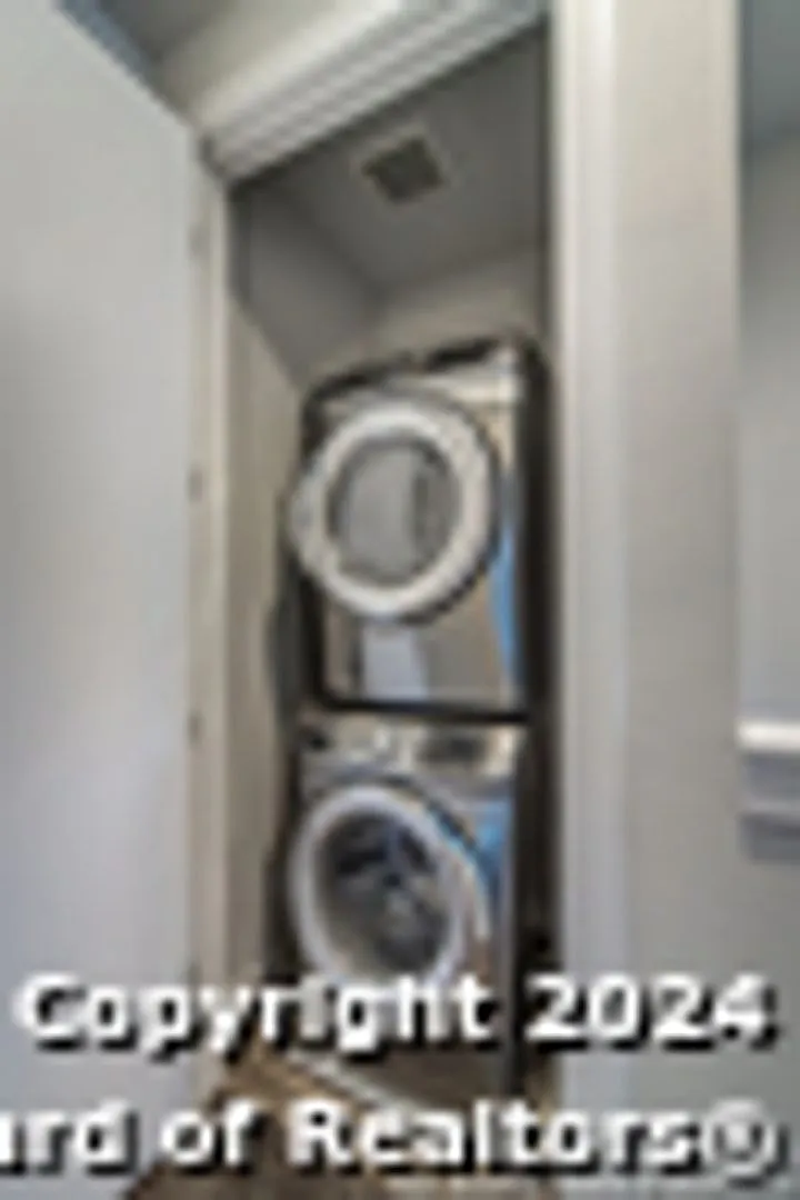 330 Clay St #11 — Photo 4