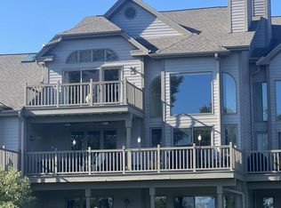 N24W30422 Crystal Springs Dr, Pewaukee, WI 53072