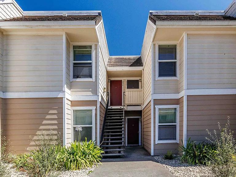 Mission Village Apartments — Photo 32