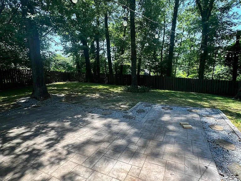 707 Warwick Rd — Photo 6
