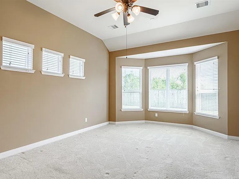 4607 Rockton Hills Ln — Photo 28