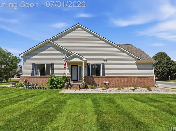13813 Christina Ln, Belleville, MI 48111