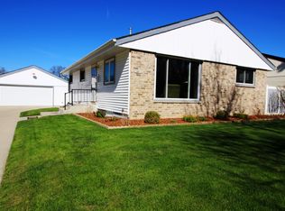 2881 S 96th St, West Allis, WI 53227