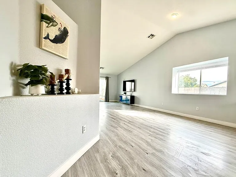 3340 Strawberry Roan Rd — Photo 4