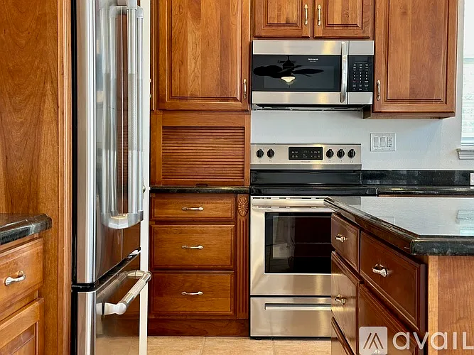 407 Iris St — Photo 47