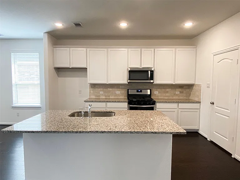 31302 Whitfield Ct — Photo 5