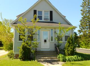 390 Walker Ave, Highland Park, IL 60035