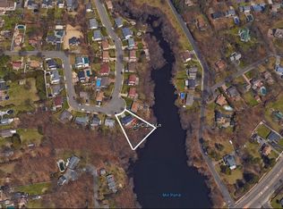 25 Claire Ln, Sayville, NY 11782
