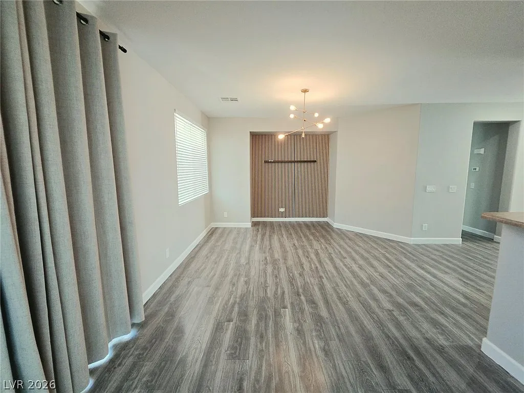 3 bed, 2.0 bath, 1426 sqft, $2,000 — Photo 4