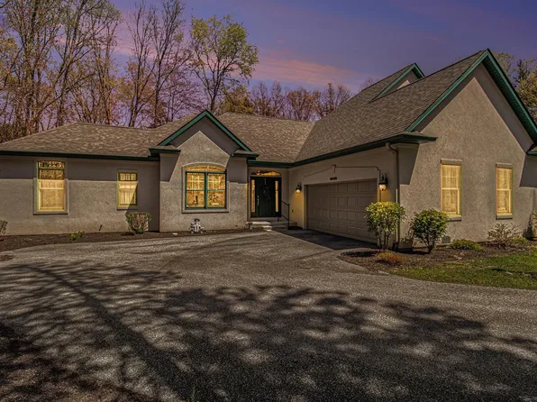 1614 Pine Top Trce, Mishawaka, IN 46545