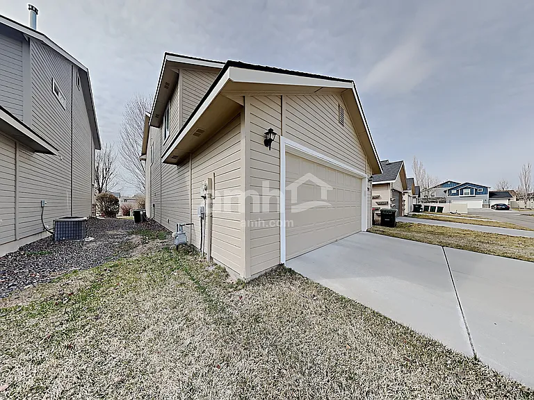 724 N Carisbrooke Ave — Photo 18