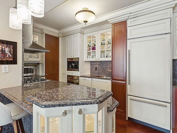 4th image of 303 E 57th St APT 21F
