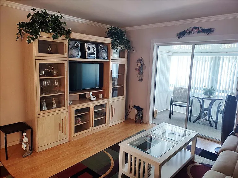 1815 Sunny Dr #E21 — Photo 3