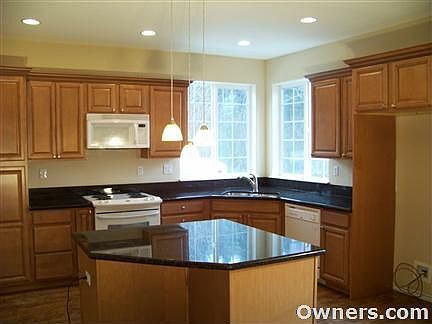 Granite Counter Tops / Kitchen