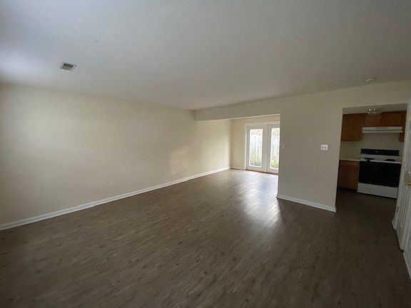 Living room_02062023