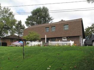 124 Robindale Ct, Brooklyn, MI 49230