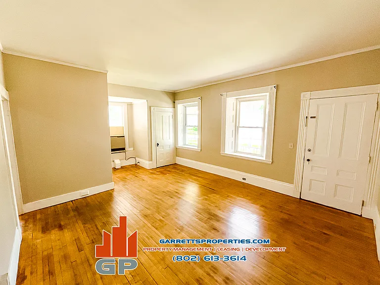 40 1st St #4 — Photo 1