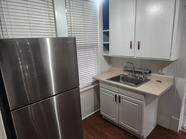214 Cresap St — Photo 3