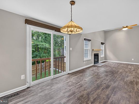 5th image of 7452 Cross Gate Ln