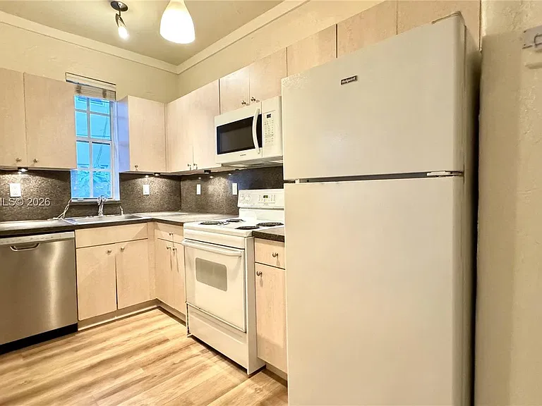 1335 Pennsylvania Ave #3 — Photo 7