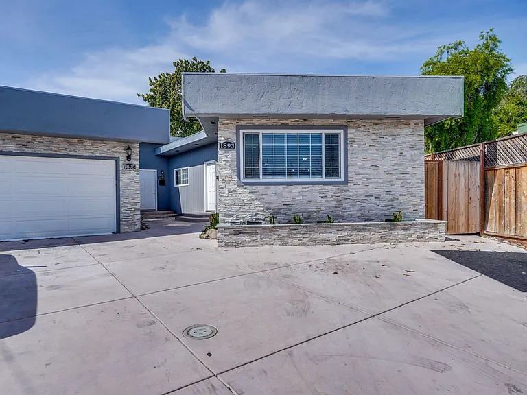 1893 Stardust Ct — Photo 2