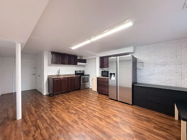 52 Yongehurst Rd Basement 2, Richmond Hill, ON L4C 3T2