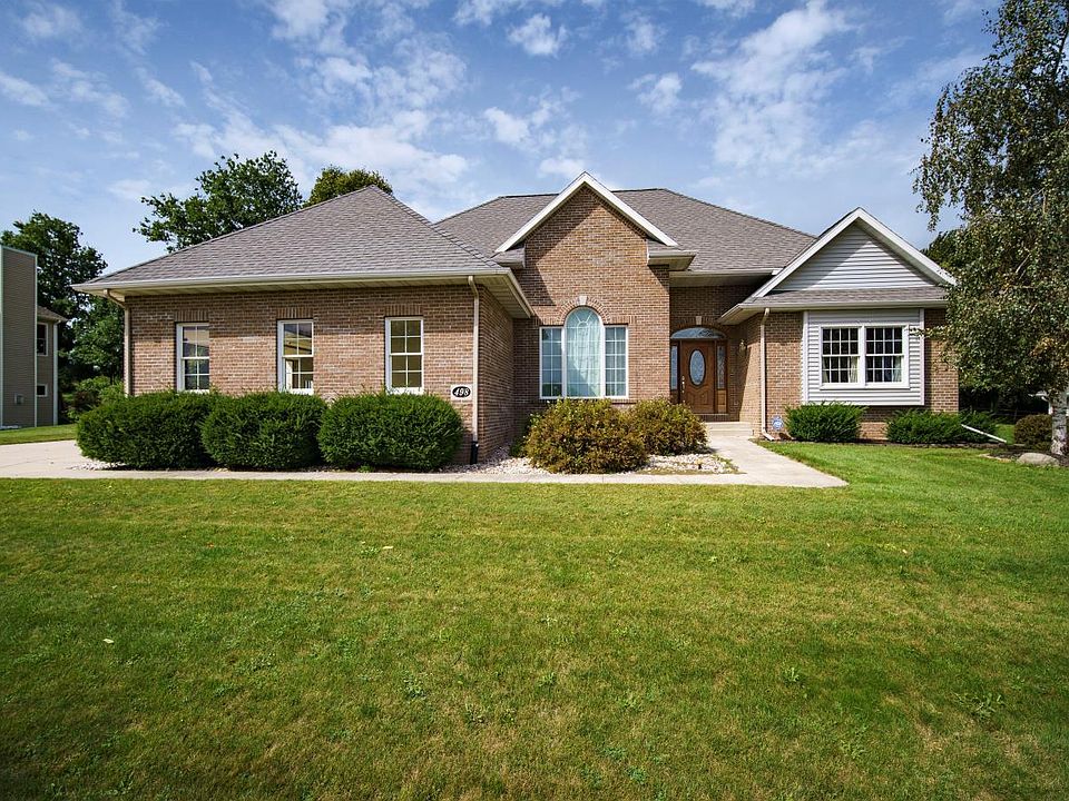 1st image of 498 Plaza Ln