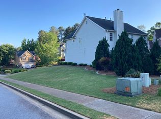 1005 Rowe Oak Cir, Lawrenceville, GA 30043