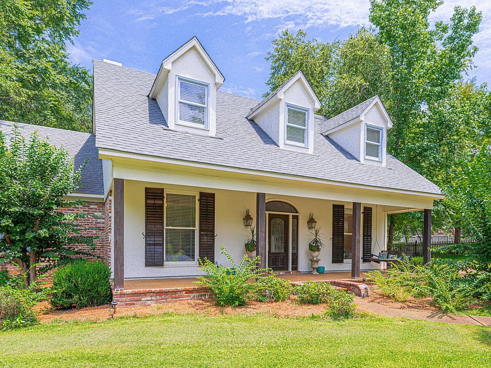 1st image of 102 Westfield Rd