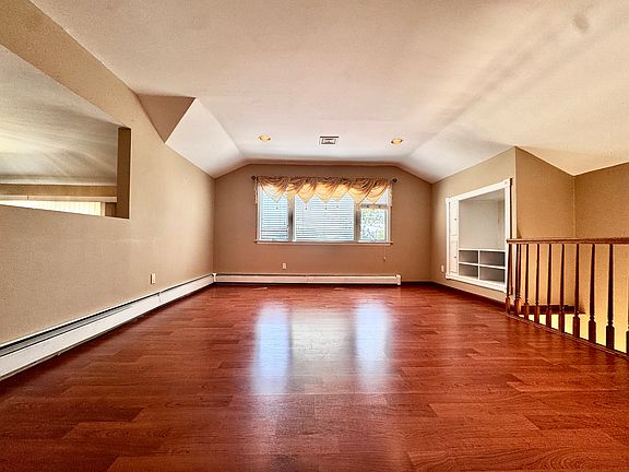 5th image of 305 Katan Ave Floor 2
