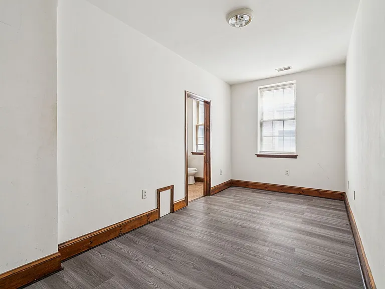 5101-21 Walnut St #B107 — Photo 3