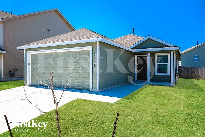 3 bed, 2.0 bath, 1440 sqft, $1,705 — Photo 2