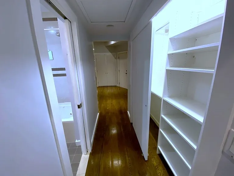 723 Willow Ave #1R — Photo 11