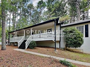 54 Presidential Dr, Dallas, GA