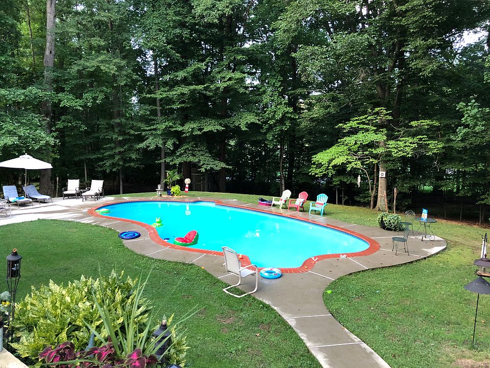 2nd image of 18317 Sharon Rd