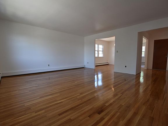 4th image of 151 Douglas Ave Floor 2