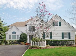 43 Claridge Cir, Manhasset, NY 11030