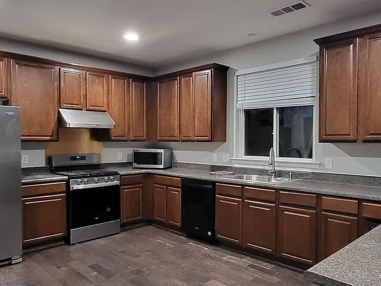 1113 Sparkling Cove Dr — Photo 17