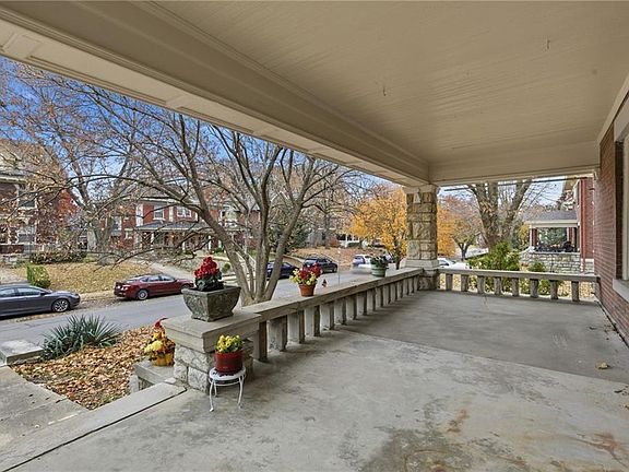 5th image of 3516 Charlotte St
