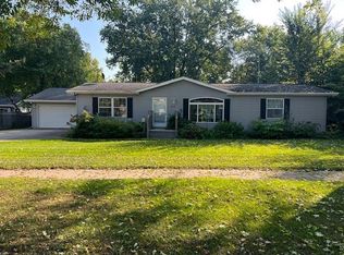 613 S Armstrong Ave, Litchfield, MN 55355