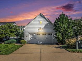 9524 Lime Stone Rd, Parkville, MO 64152