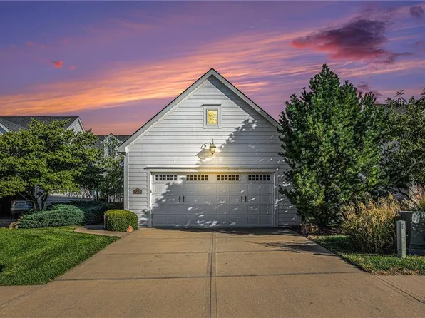 9524 Lime Stone Rd, Parkville, MO 64152