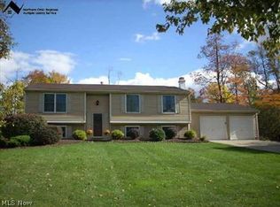 8501 Yorkview Dr E, North Royalton, OH 44133