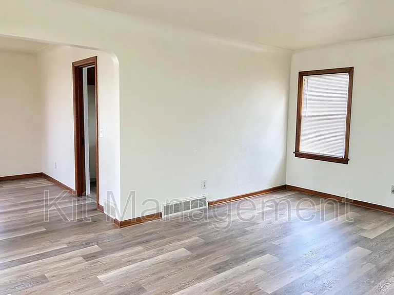 3750 Sherbrooke Rd — Photo 6