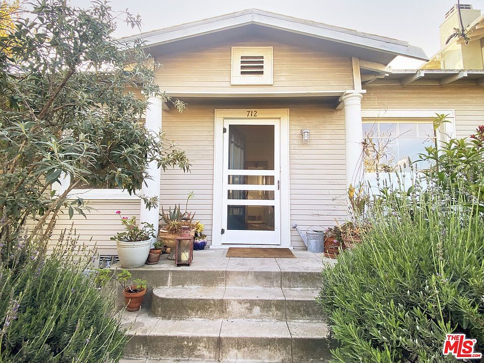 1st image of 712 Superba Ave