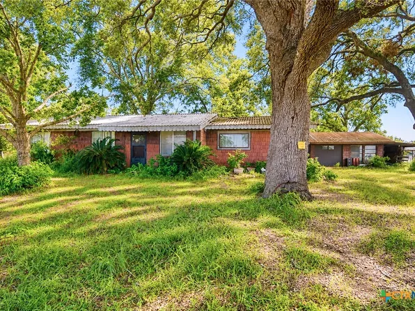 194 Club Dr, Victoria, TX 77905