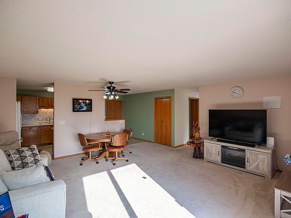 4th image of 539 Brandon Pl APT 301